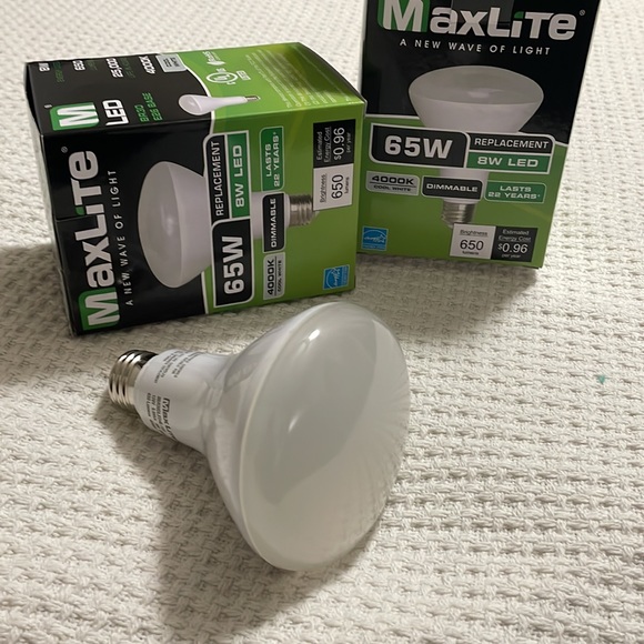 MaxLite 65W Flood Lamp Bulbs | 8W LED | Dimmable | 4000K Cool White | 2 Bulbs - Picture 6 of 6